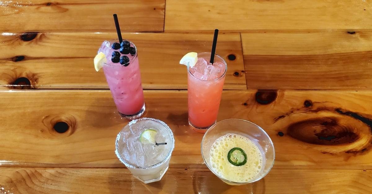 Handcrafted cocktails at The Grille at Lakeshore